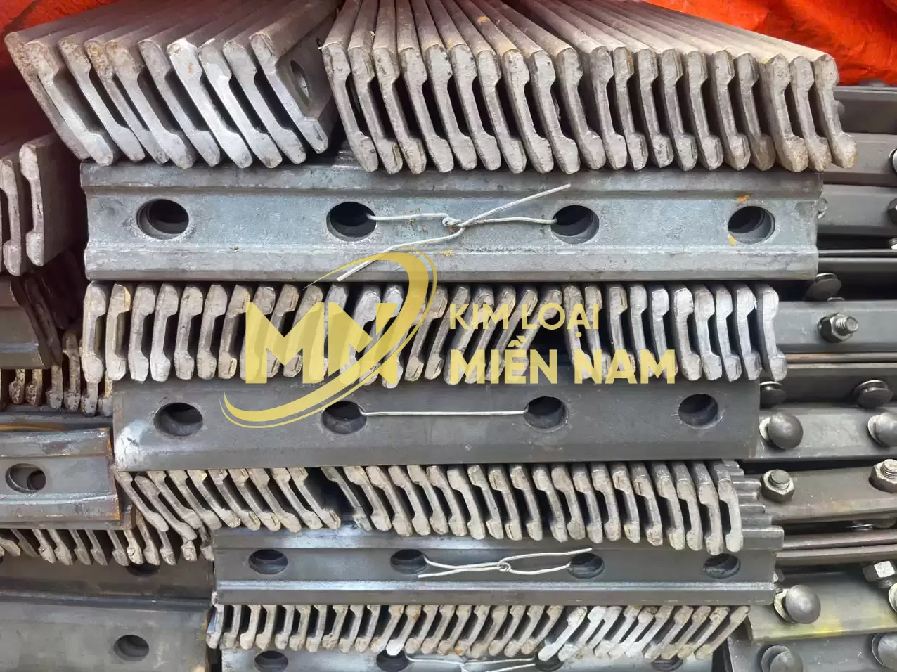 Lập Lách Nối Ray