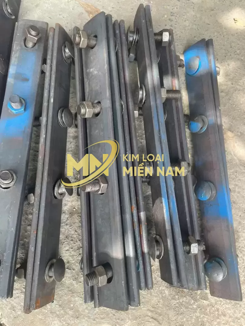 Lập lách nối ray P22