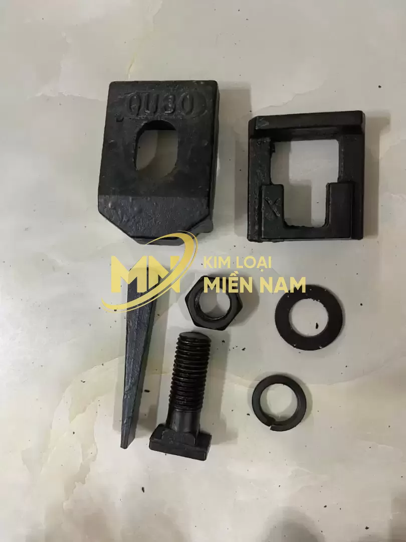 Cóc kẹp ray