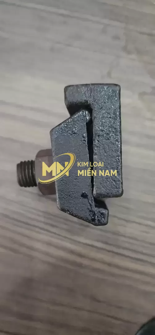 Cóc kẹp ray