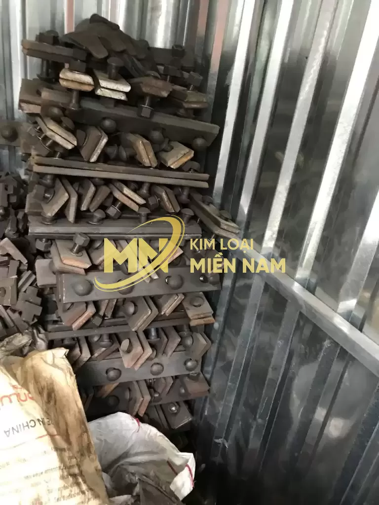 Lập Lách Nối Ray P30
